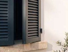 Volets battants aluminium gris anthracite